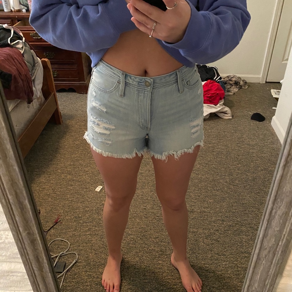 Hollister High Rise Mom Shorts Size 7